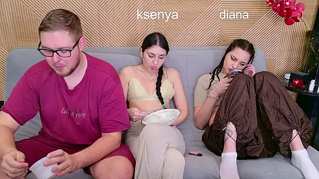 Ksenny online show from 04-19-26, 05:40