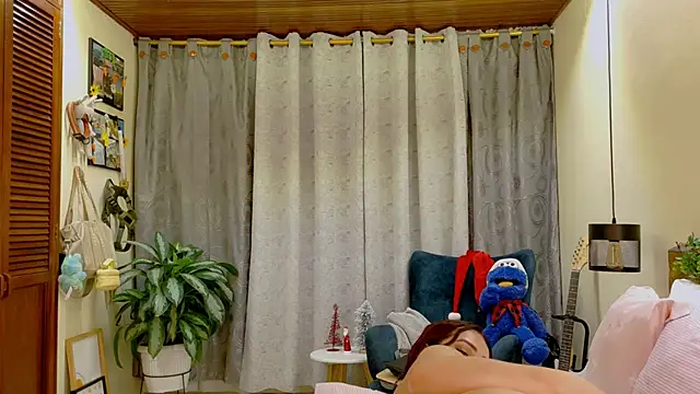 Abrilqueen online show from 12-23-25, 03:59