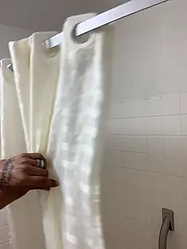 Snapshot of curvedicbandit6_2 chatting on 12-13-24, 11:45 curvedicbandit6 2 online show from 12-13-24, 11:45