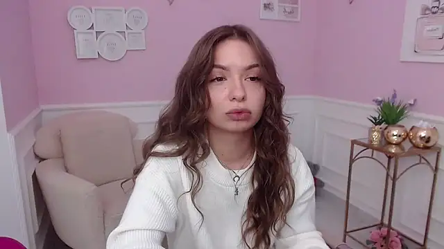 LucySkilar online show from 10-09-25, 04:32