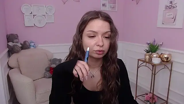 LucySkilar online show from 11-25-25, 07:52