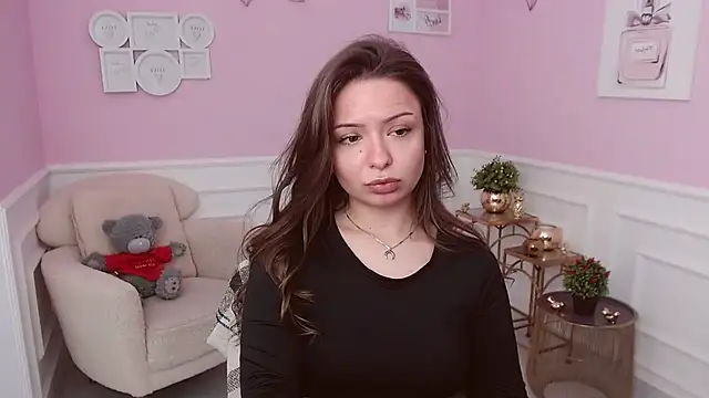 LucySkilar online show from 05-04-26, 04:19