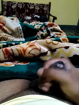 Snapshot of Brown_Munda047 chatting on 12-17-25, 01:22 Brown Munda047 online show from 12-17-25, 01:22