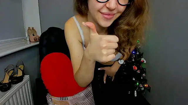Snapshot of AfinaCutie chatting on 01-08-25, 01:31 AfinaCutie online show from 01-08-25, 01:31