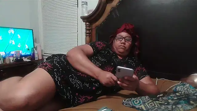 ebonyred online show from 10-19-25, 02:45