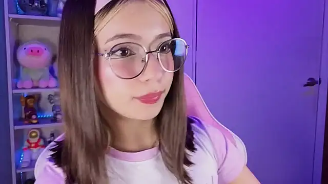 EmilyMiller  online show from 10-11-25, 05:11