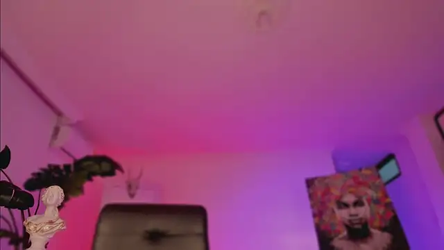 Taylor  foxxx online show from 01-14-25, 04:15