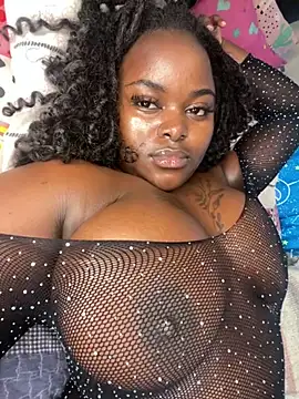 Snapshot of Honeycoco0211 chatting on 02-16-25, 07:48 Honeycoco0211 online show from 02-16-25, 07:48