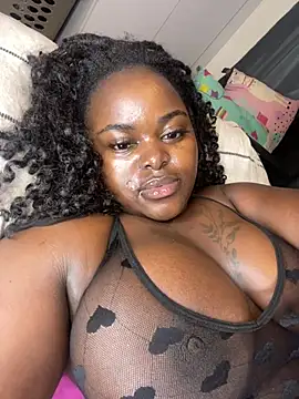 Snapshot of Honeycoco0211 chatting on 02-20-25, 04:07 Honeycoco0211 online show from 02-20-25, 04:07