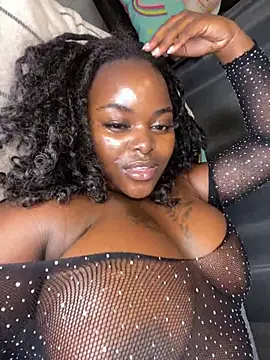 Snapshot of Honeycoco0211 chatting on 03-08-25, 04:17 Honeycoco0211 online show from 03-08-25, 04:17