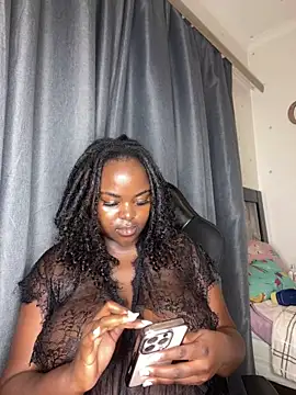Snapshot of Honeycoco0211 chatting on 03-18-25, 04:26 Honeycoco0211 online show from 03-18-25, 04:26