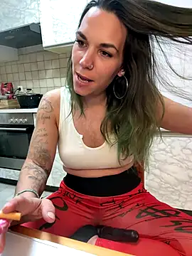 Snapshot of Lady_Knaller chatting on 11-06-25, 08:10 Lady Knaller online show from 11-06-25, 08:10