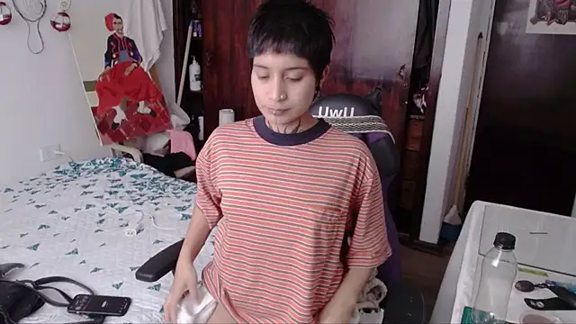 Snapshot of _Apola_77 chatting on 12-21-25, 09:44 Apola 77 online show from 12-21-25, 09:44