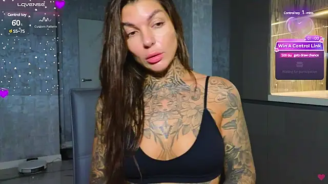 Snapshot of tattooedBabyy chatting on 01-15-25, 10:49 tattooedBabyy online show from 01-15-25, 10:49