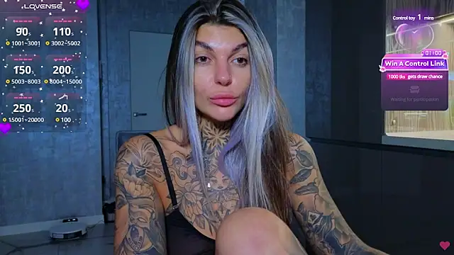 Snapshot of tattooedBabyy chatting on 01-28-25, 04:30 tattooedBabyy online show from 01-28-25, 04:30