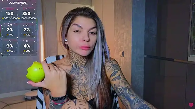 Snapshot of tattooedBabyy chatting on 03-11-25, 11:12 tattooedBabyy online show from 03-11-25, 11:12