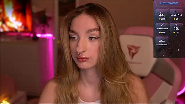 Snapshot of Lexy_kiky chatting on 01-21-25, 09:04 Lexy kiky online show from 01-21-25, 09:04
