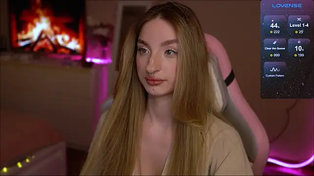 Snapshot of Lexy_kiky chatting on 01-24-25, 10:41 Lexy kiky online show from 01-24-25, 10:41