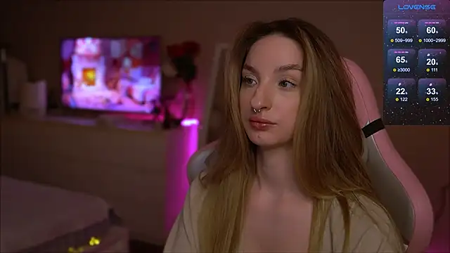 Snapshot of Lexy_kiky chatting on 02-19-25, 11:46 Lexy kiky online show from 02-19-25, 11:46