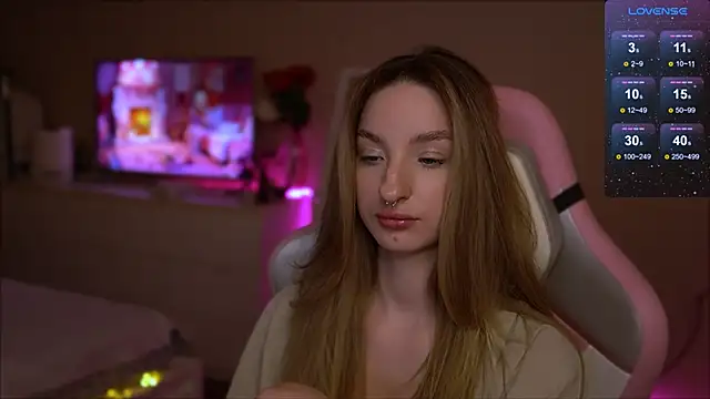 Snapshot of Lexy_kiky chatting on 02-21-25, 09:32 Lexy kiky online show from 02-21-25, 09:32