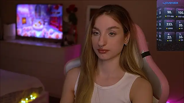 Snapshot of Lexy_kiky chatting on 02-25-25, 09:35 Lexy kiky online show from 02-25-25, 09:35