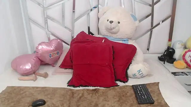 Snapshot of celestesouzalatin chatting on 09-28-25, 03:01 celestesouzalatin online show from 09-28-25, 03:01