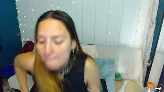 Snapshot of camila_delarosa chatting on 12-12-24, 12:55 camila delarosa online show from 12-12-24, 12:55