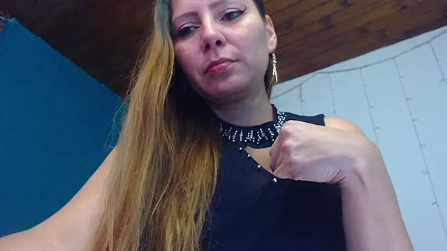 Snapshot of camila_delarosa chatting on 02-01-25, 01:30 camila delarosa online show from 02-01-25, 01:30