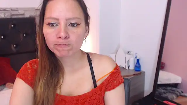 Snapshot of camila_delarosa chatting on 02-28-25, 01:03 camila delarosa online show from 02-28-25, 01:03