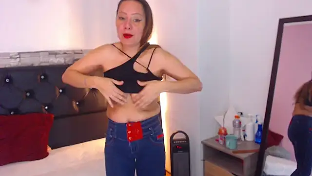 Snapshot of camila_delarosa chatting on 03-01-25, 01:18 camila delarosa online show from 03-01-25, 01:18