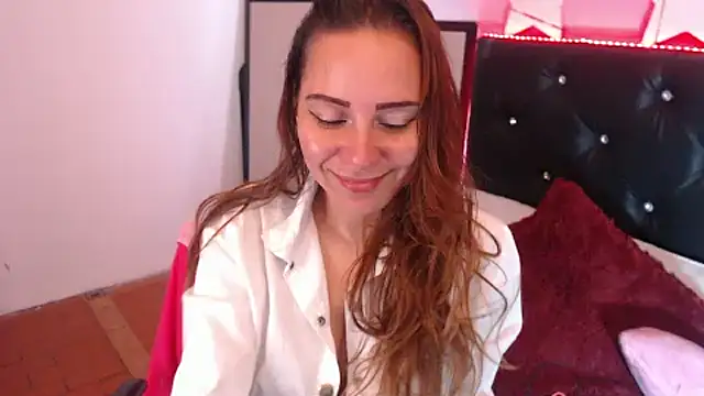Snapshot of camila_delarosa chatting on 10-09-25, 04:16 camila delarosa online show from 10-09-25, 04:16