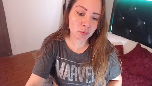 Snapshot of camila_delarosa chatting on 10-18-25, 12:39 camila delarosa online show from 10-18-25, 12:39