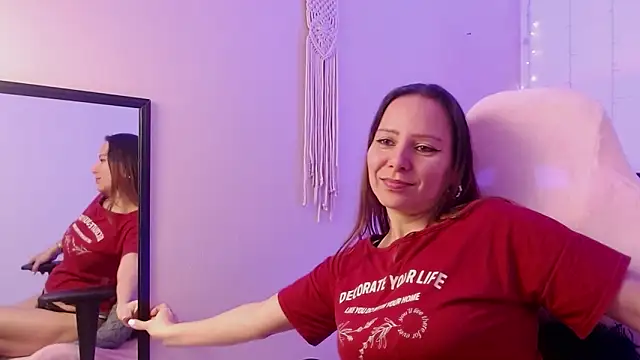 camila delarosa online show from 06-15-26, 01:46