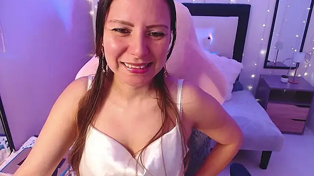 camila delarosa online show from 07-28-26, 03:32