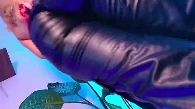 Dalila Thoms online show from 11-08-25, 10:48