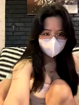 Kyomi-ibaby online show from 10-31-25, 10:38