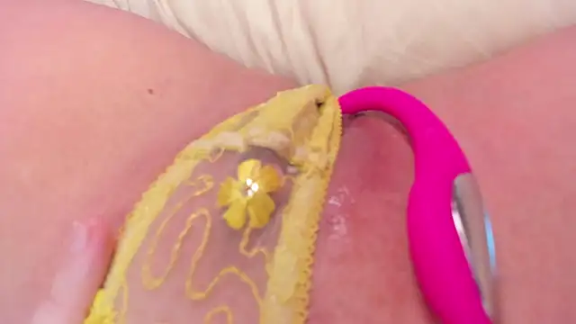 teencute online show from 04-18-26, 04:05