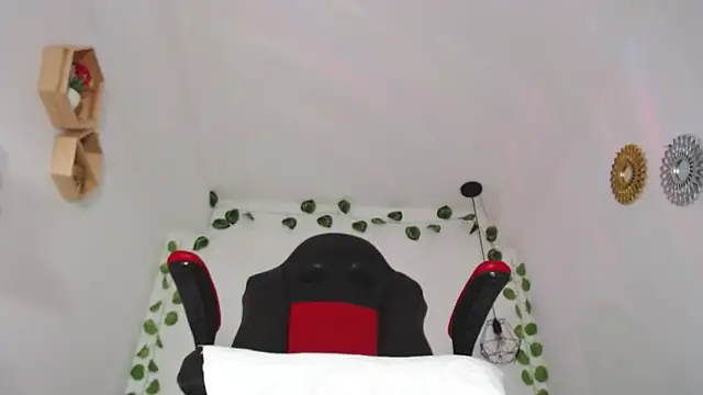 Ashly Roberths online show from 03-18-25, 09:10