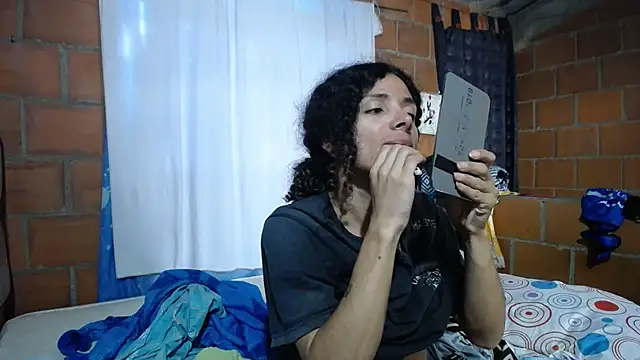 Snapshot of Nadia_Monroe chatting on 09-19-25, 01:23 Nadia Monroe online show from 09-19-25, 01:23