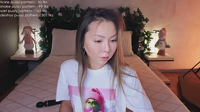 Snapshot of im_casey chatting on 12-21-25, 09:00 im casey online show from 12-21-25, 09:00