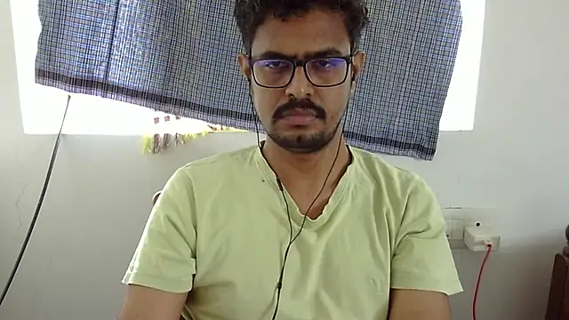 Snapshot of The_SHY_uncut chatting on 11-09-25, 06:23 The SHY uncut online show from 11-09-25, 06:23