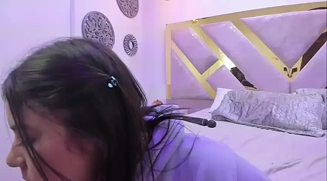 Oriana Guzman online show from 12-24-24, 06:50