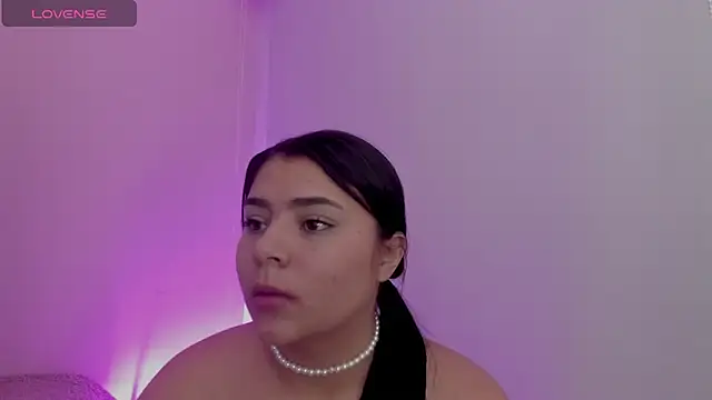 Oriana Guzman online show from 04-11-26, 07:45