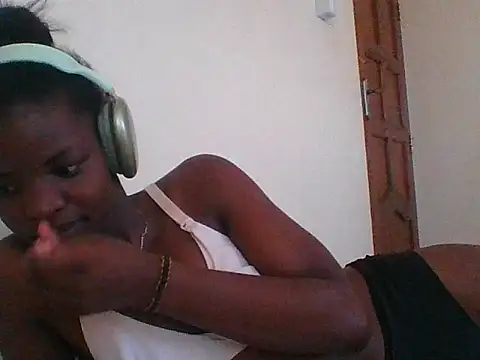 hotgal1112 online show from 11-26-25, 10:05