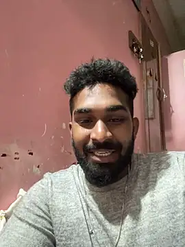 Snapshot of Handsomehunk_4U chatting on 12-11-24, 05:37 Handsomehunk 4U online show from 12-11-24, 05:37