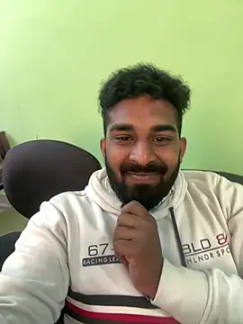 Snapshot of Handsomehunk_4U chatting on 12-13-24, 07:25 Handsomehunk 4U online show from 12-13-24, 07:25