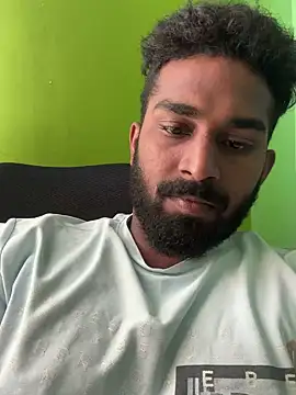 Snapshot of Handsomehunk_4U chatting on 12-17-24, 07:07 Handsomehunk 4U online show from 12-17-24, 07:07