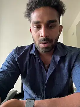 Snapshot of Handsomehunk_4U chatting on 09-24-25, 06:17 Handsomehunk 4U online show from 09-24-25, 06:17