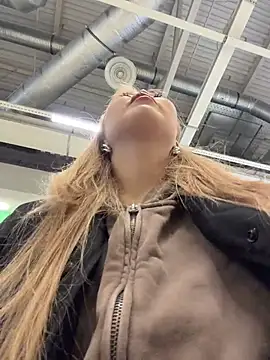 Aiko Yumi online show from 04-10-26, 03:39