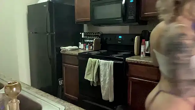 Snapshot of NatalieKneals chatting on 02-11-25, 07:02 NatalieKneals online show from 02-11-25, 07:02